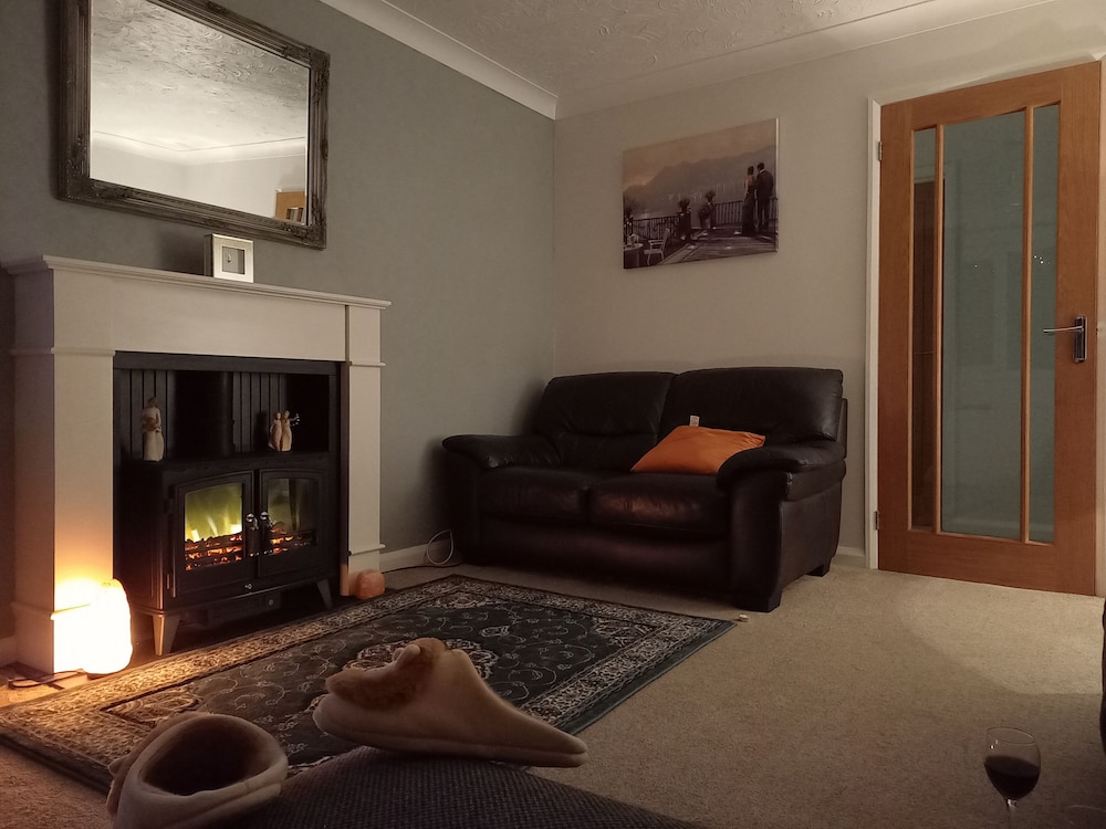 Charming Wentworth Lodge With Countryside Views, photo 4