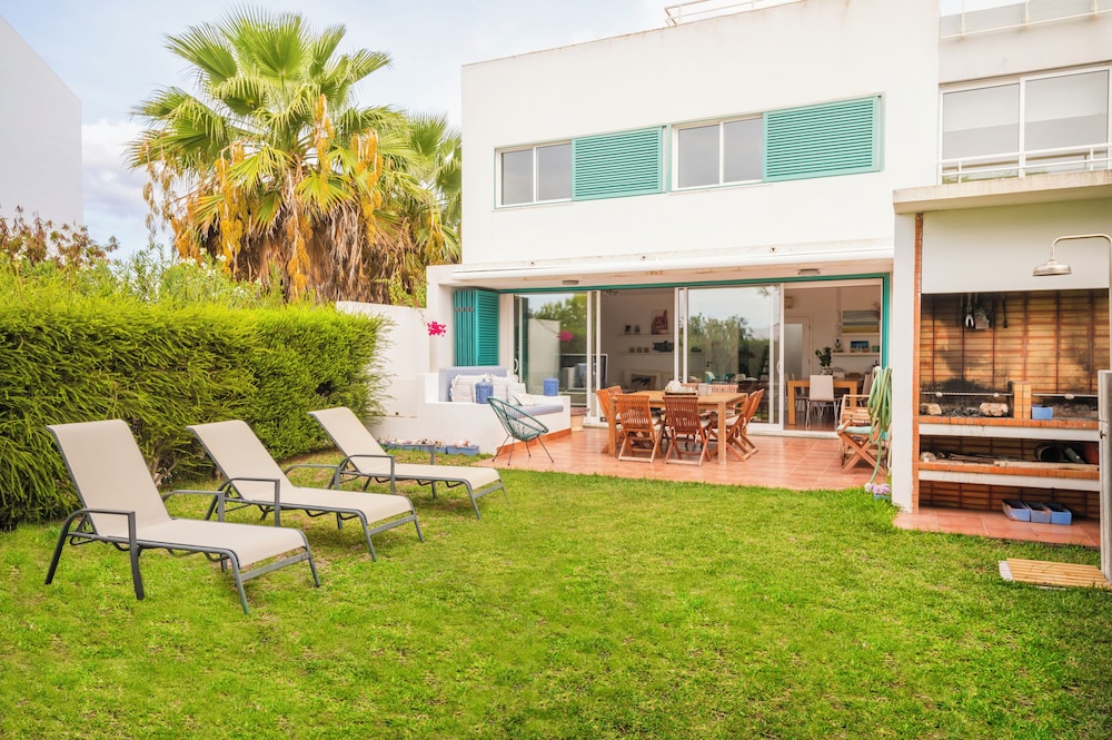 Sunny 5BR Villa at Prainha Club
