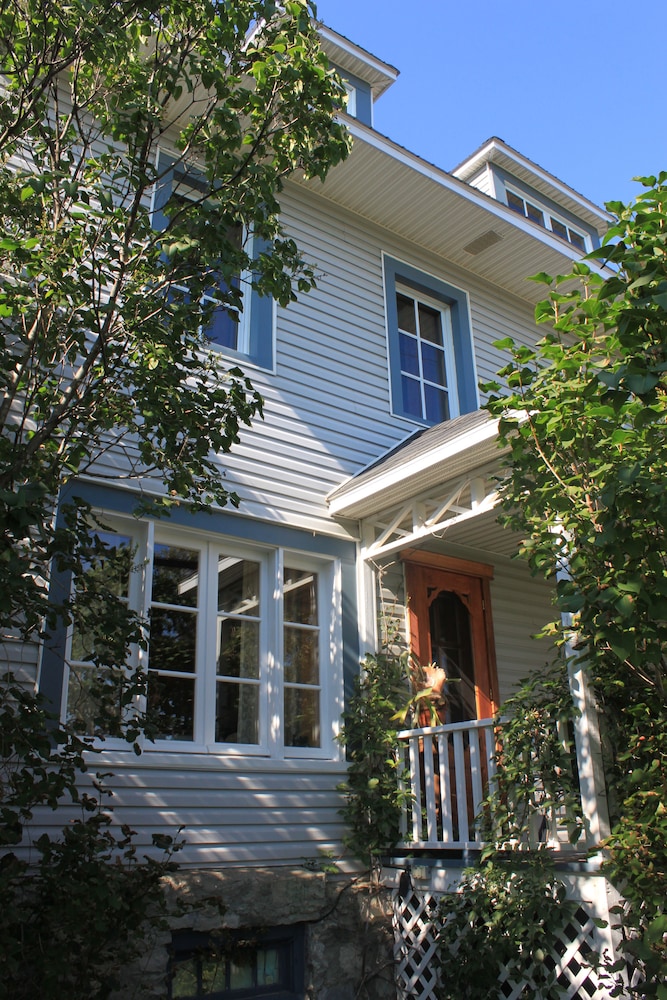 La Maison sous les Lilas-0