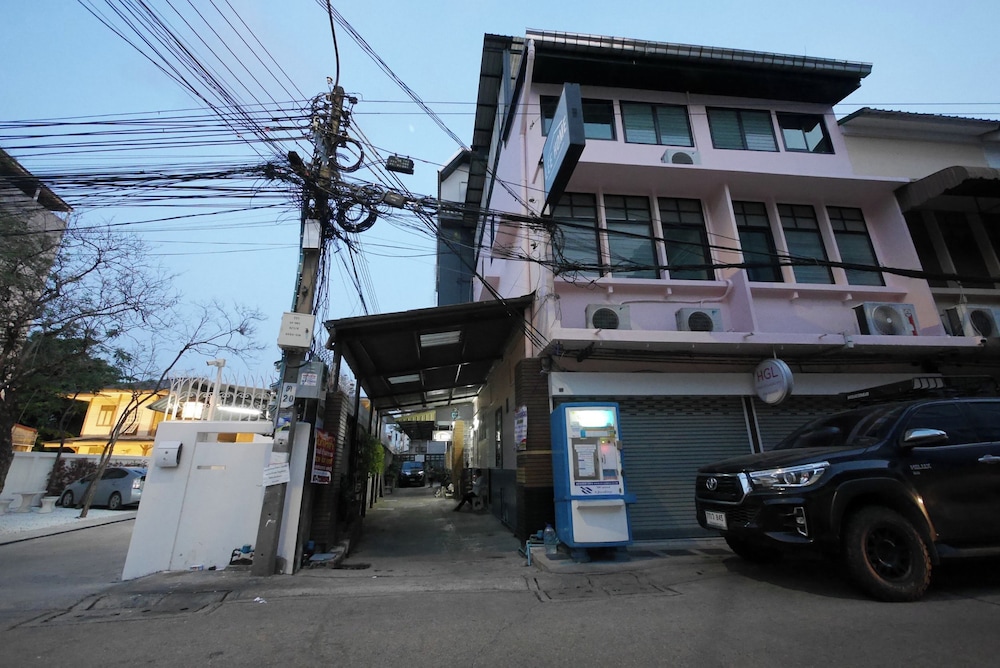 Lee Home Bangkok