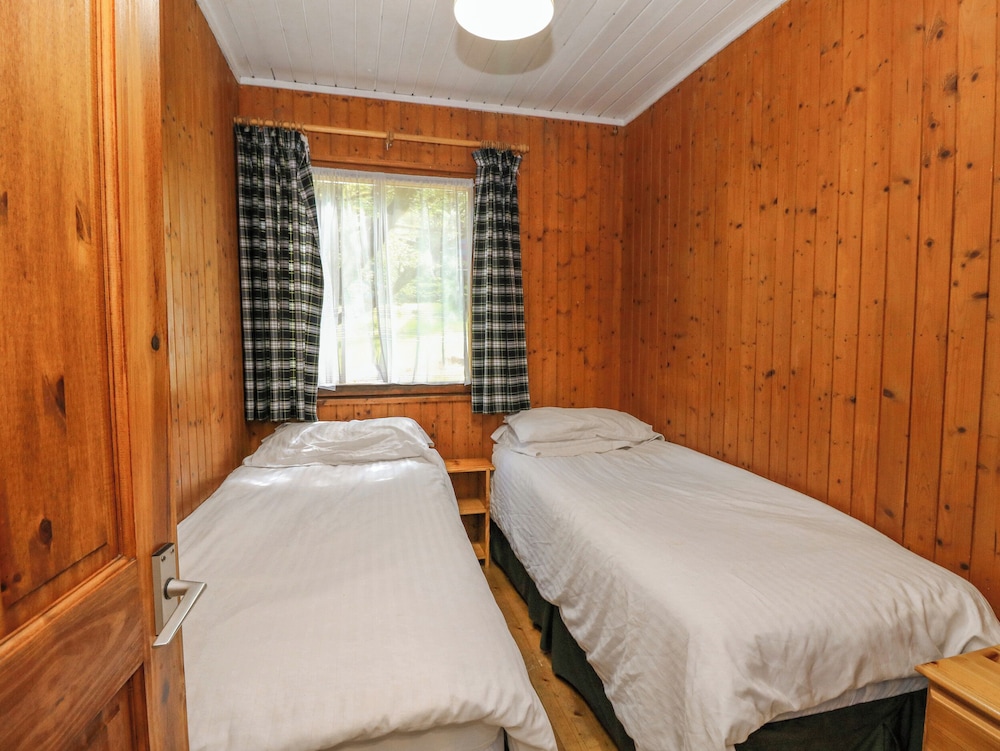 Lodge 6 - 