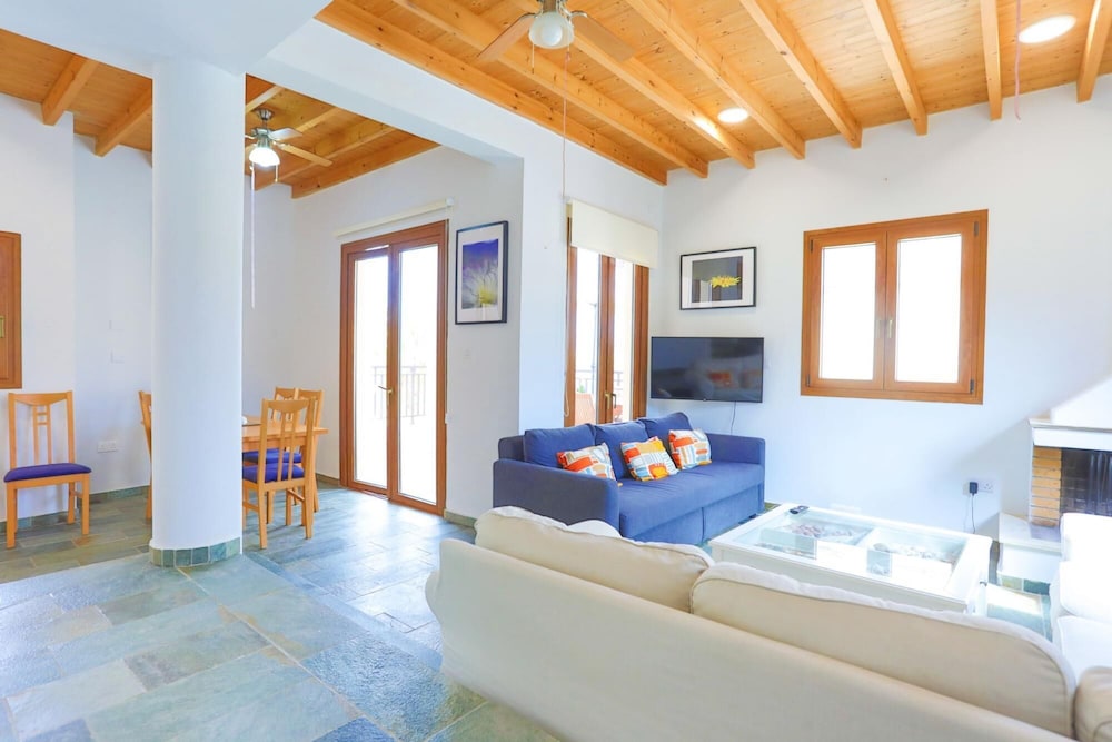 Villa Wild Flower in Goudi
