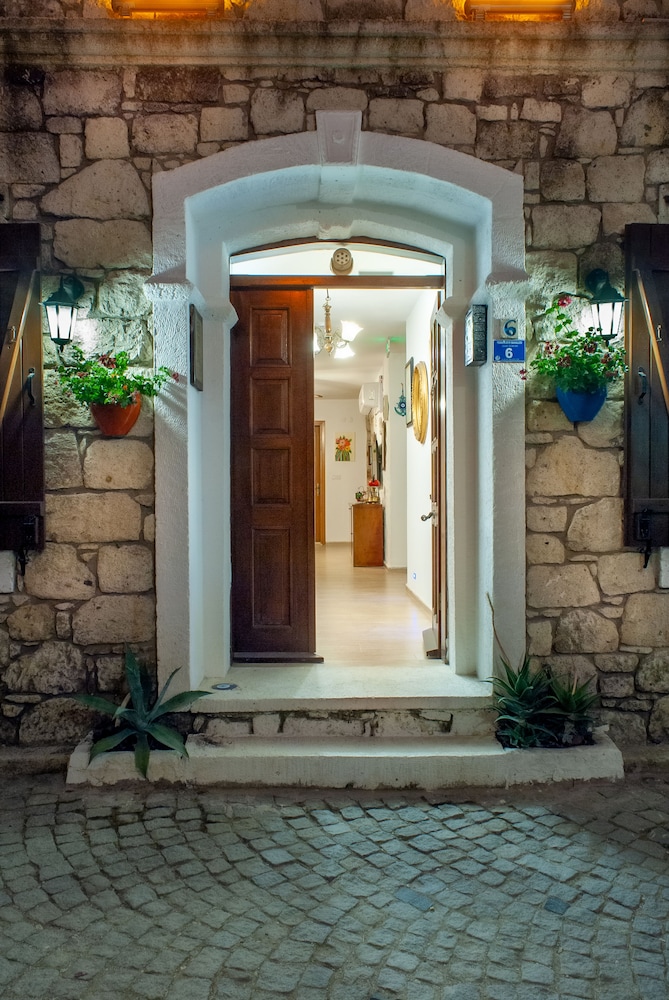 Flores Hotel Alaçatı - Image 11