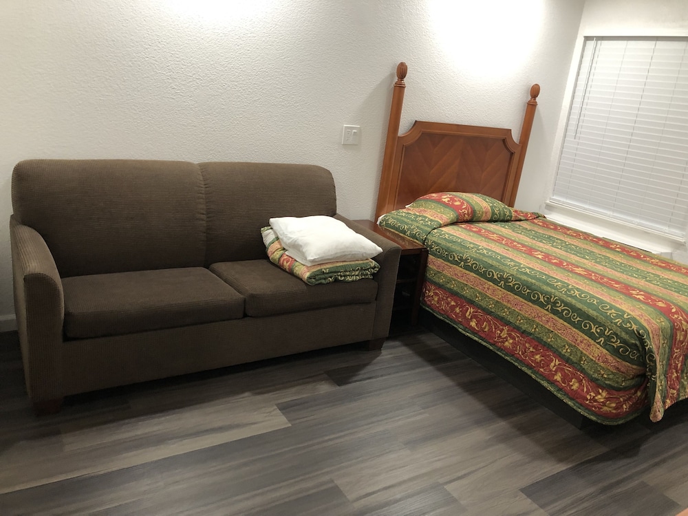 Vallejo Vacations - Solano Inn - Property Image 16