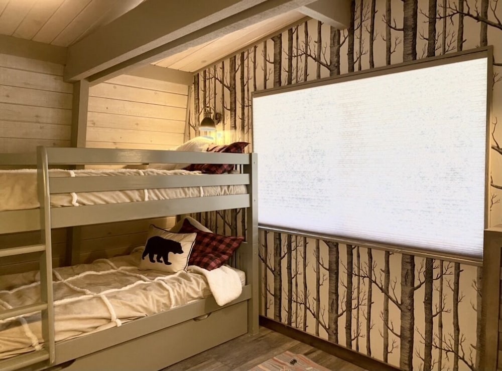 Moon View Cabin