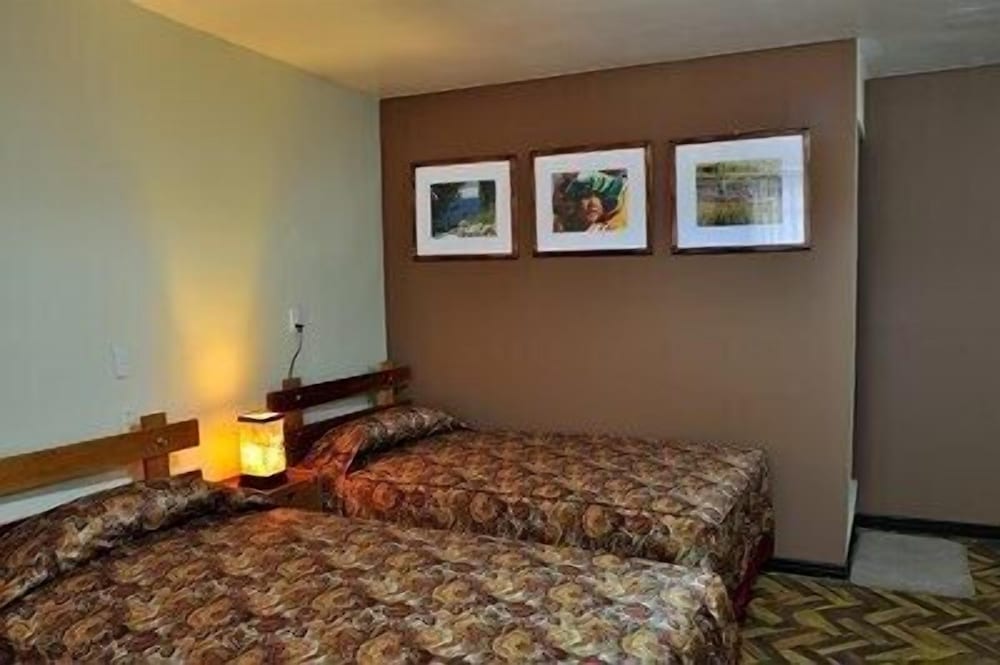 HOSTAL LOS UROS