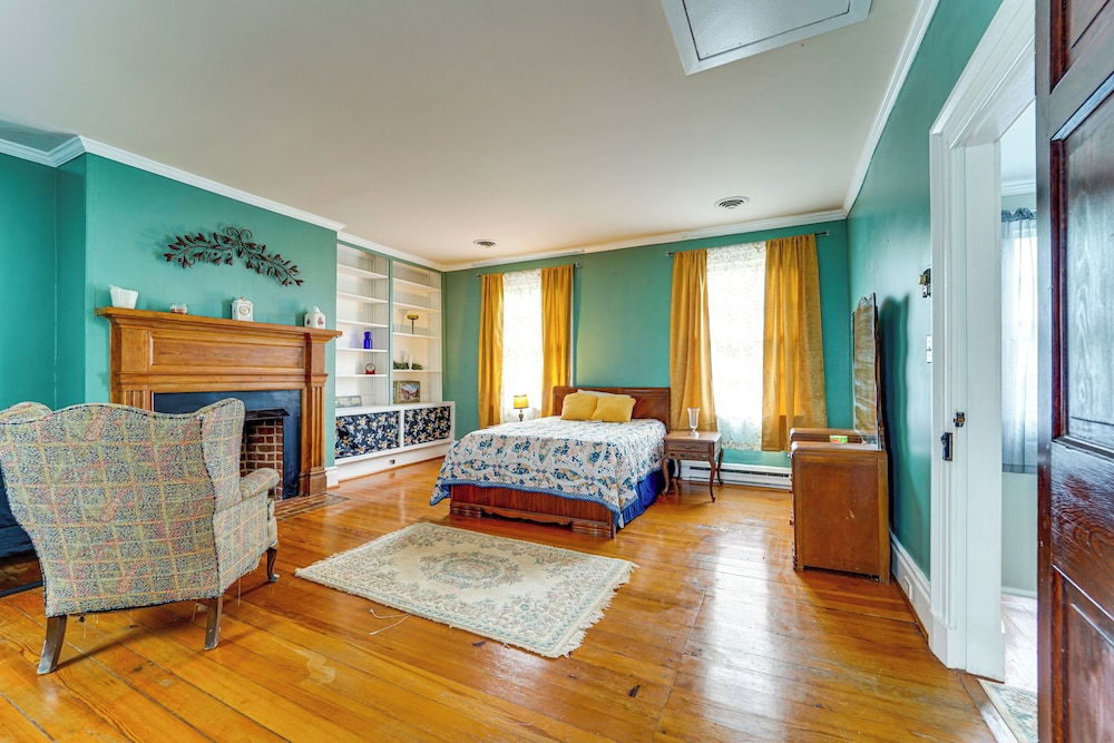 Historical 30-acre Retreat in Virginia!