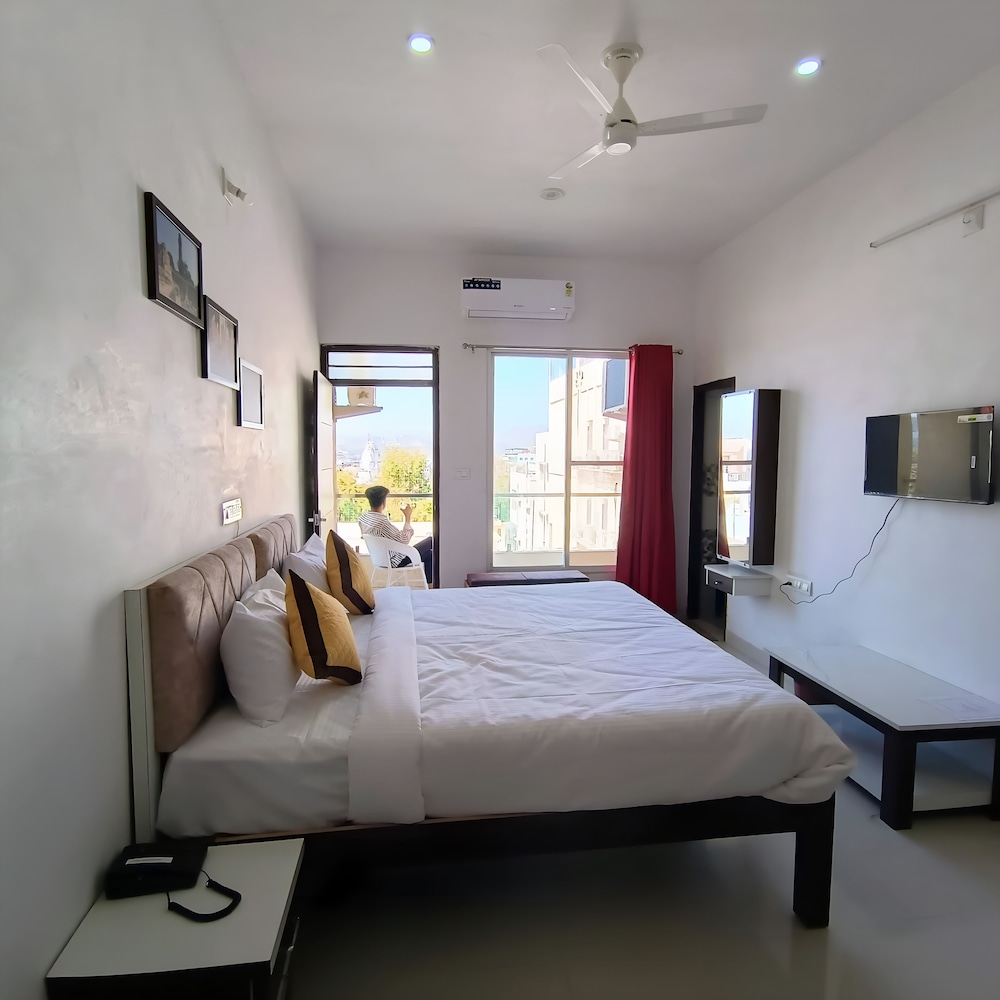 Hotel Arul's