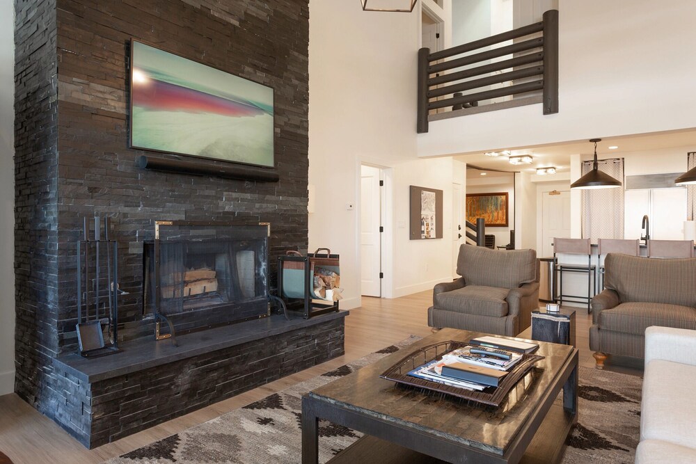 Trail's End Lodge at Deer Valley Resort - Three Bedroom Residence with Den and Spa #303 3 Condo
