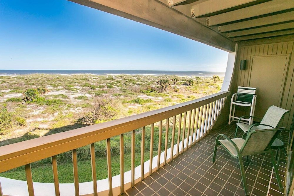 Oceanfront Luxury: 2BR Condo, St. Augustine