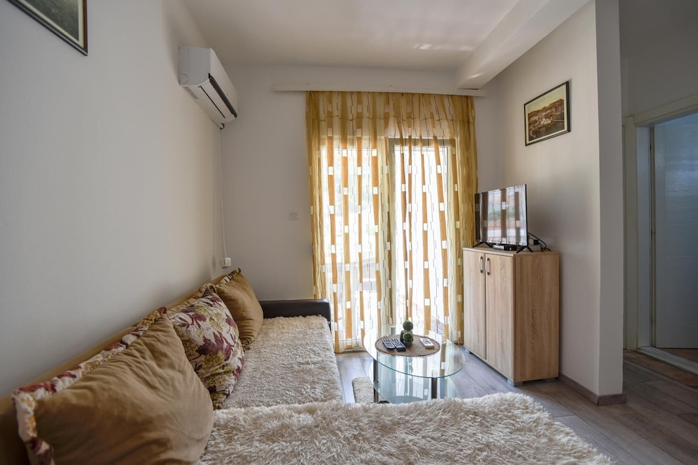 Comfy Flat w Balcony 5 min to Greco Beach in Budva view 2