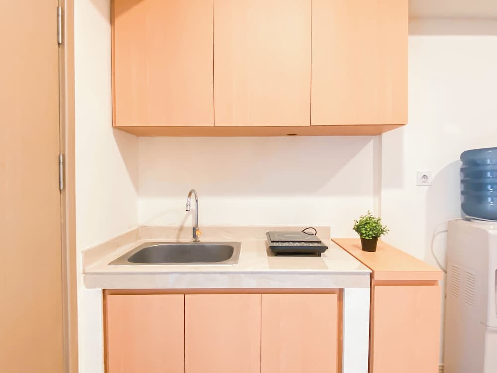 Comfy Stay Studio Room At Meikarta Apartment