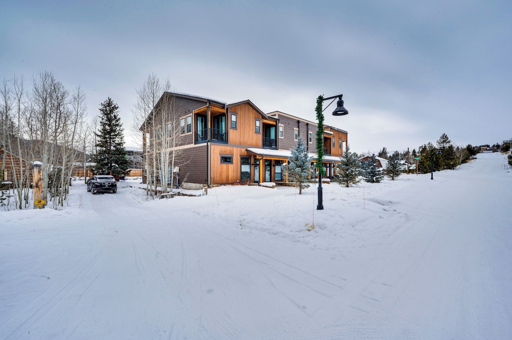 Updated Grand Lake Loft w/ View, 2 Mi to Rmnp! - Property Image 2