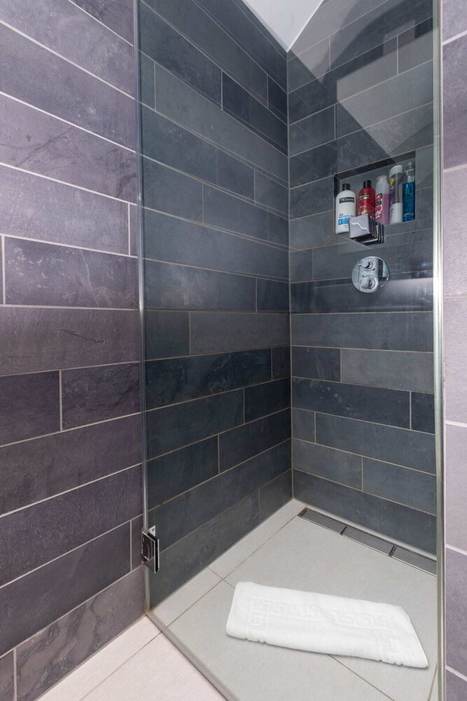 Central and Unique 1 Bedroom Mews House in Mayfair
