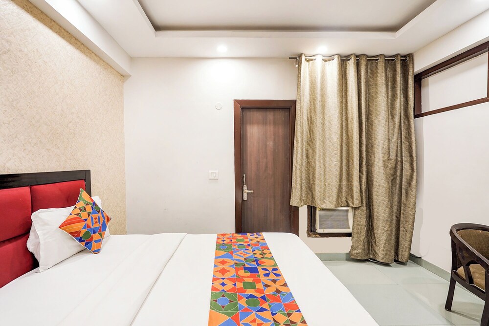 Fabhotel Novis House