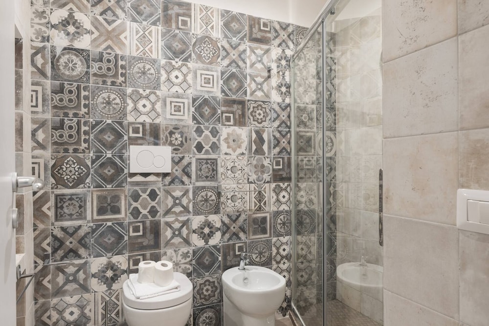 Vatican Suite 2 Levels Completely Renovated