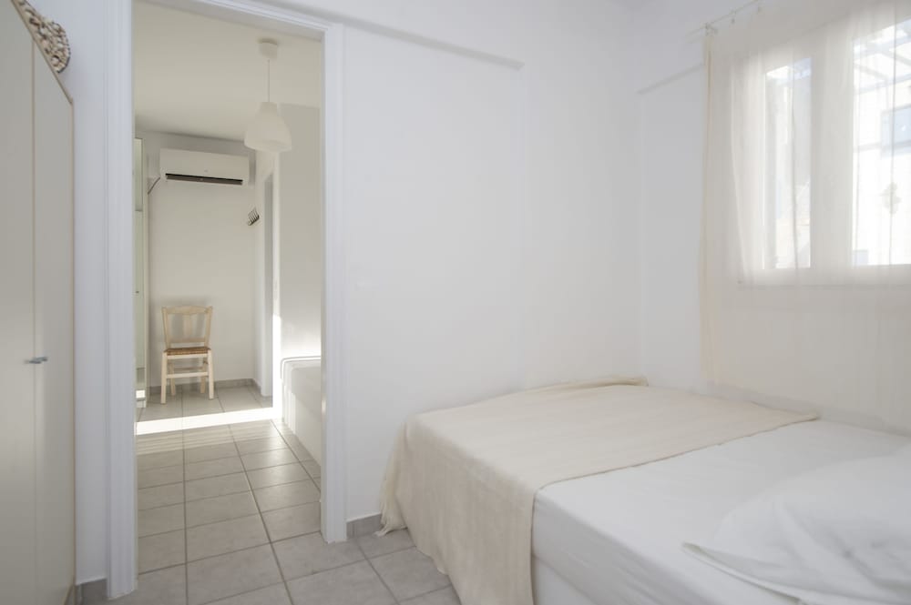 Cleopatra Seaside Homes Paros