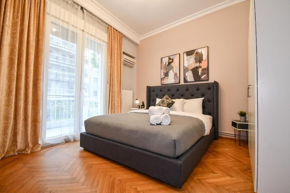 Porto Sea View Apartments - D. Gounari 5