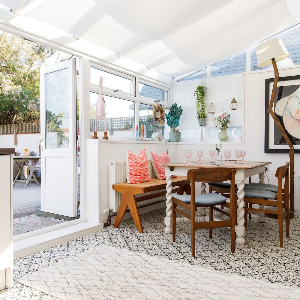 Beachside Retreat for 8 Close to Village view 2