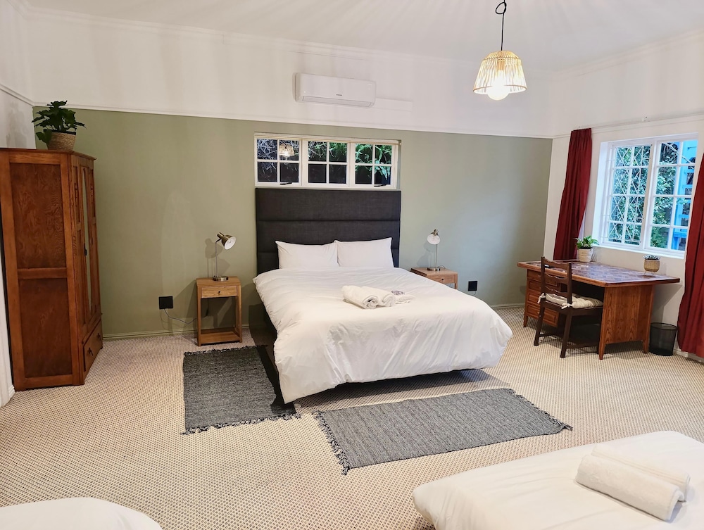Guinea Fowl Lodge