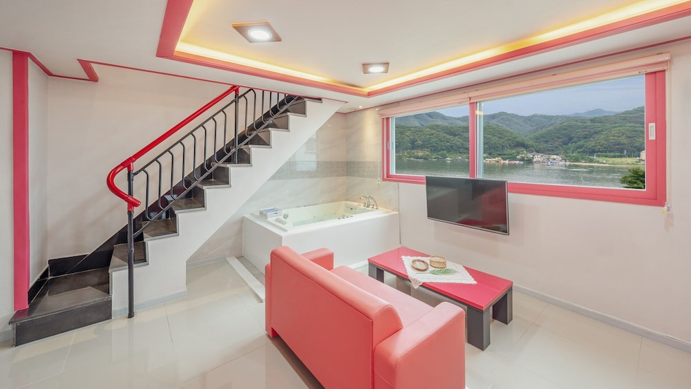 Gapyeong The Hue Spa Pension
