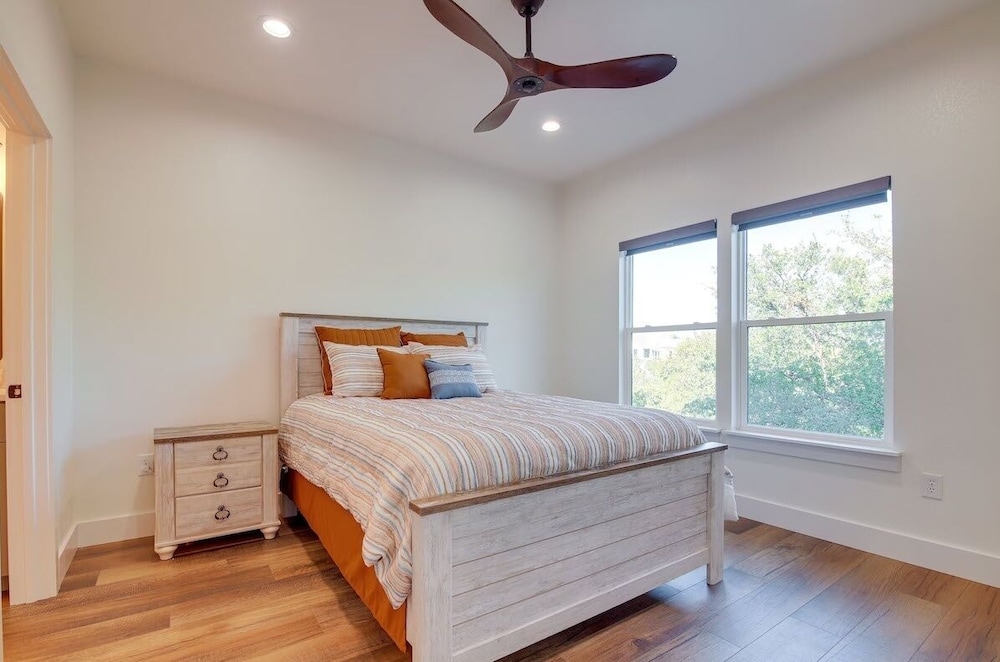 Modern Kingsland Home W/ River Access & Kayaks 4 Bedroom Home by RedAwning view 4