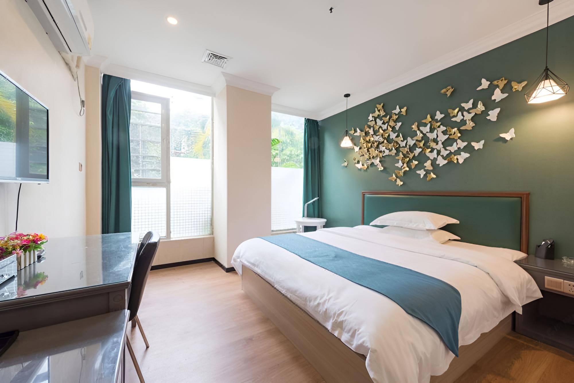 Huiyin Fashion Hotel