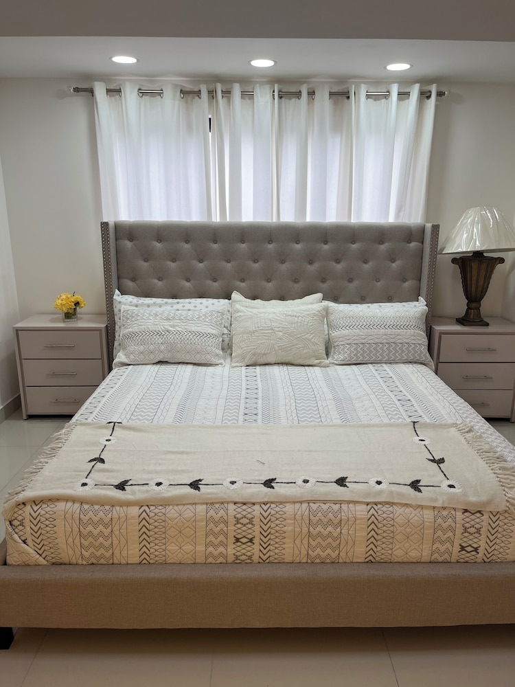 Two Bedroom Space With Pool Oasis Near Hotel Embajador