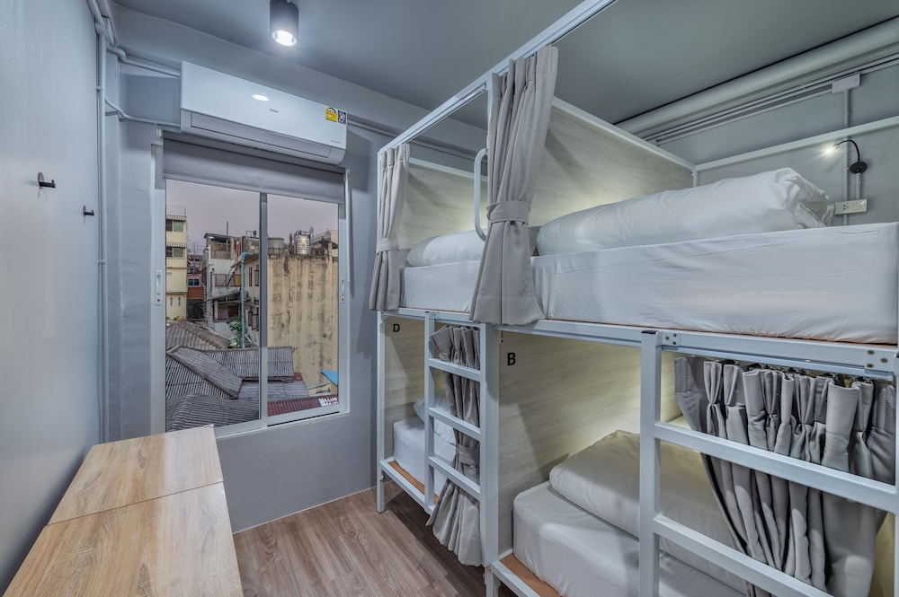 Ti Thong Hostel