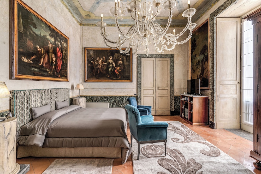 Palazzo Doria Suites