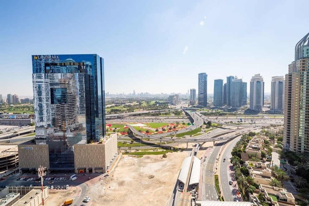 Luxury Living in This Stylish 2BR in Dubai Marina