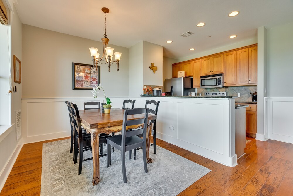 Jonestown Condo on Lake Travis w/ Community Pool! - Property Image 5