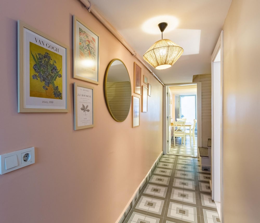 Missafir House With Refreshing Garden in Besiktas