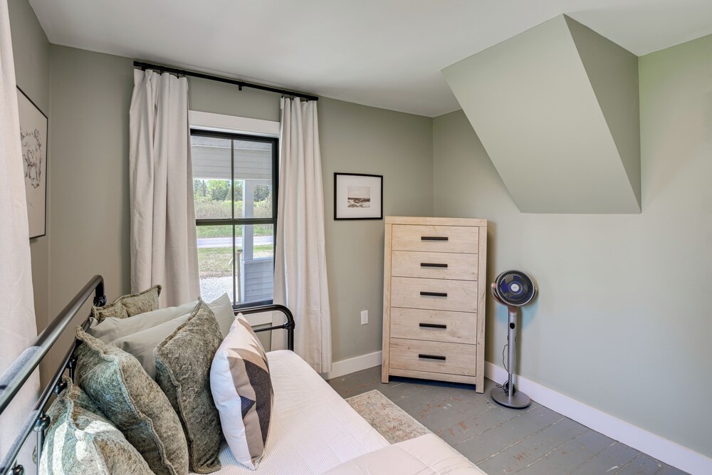 Pond Views: Spacious Family Home in Presque Isle!