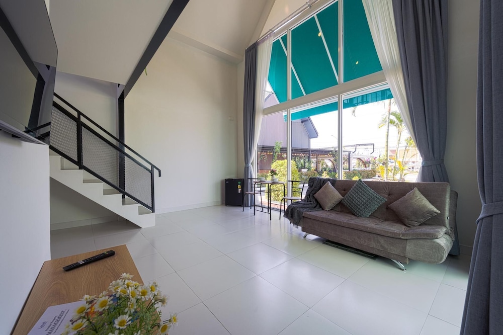Beautiful new 7 Bedroom Villa Resort CT7
