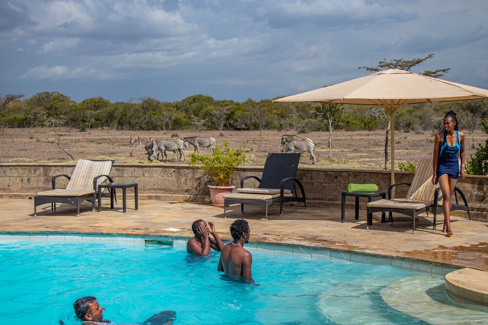 Mount Kenya Wildlife Estate at Ol Pejeta view 4