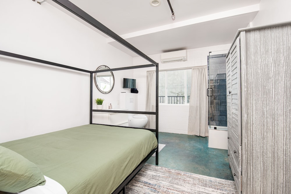 House of Trestles - Hostel