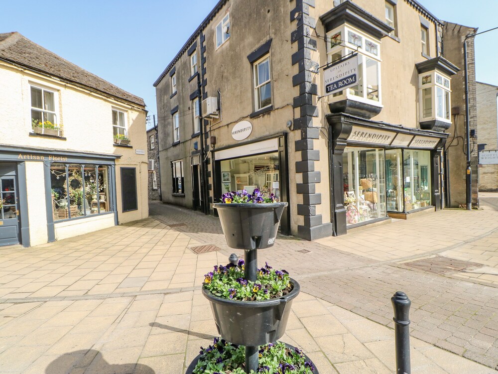 66 Dale Grove