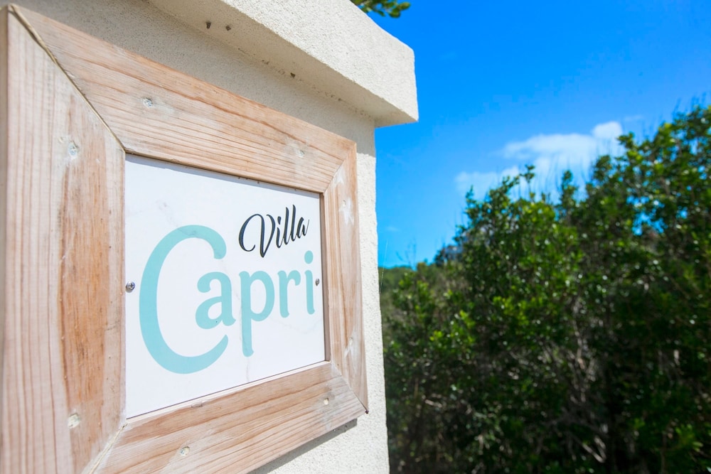 5 BR Waterfront Villa On Chalk Sound Blue Water