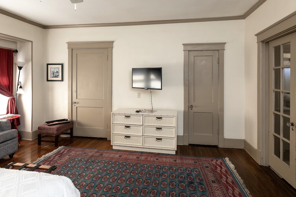 Memphis Belvedere Suites