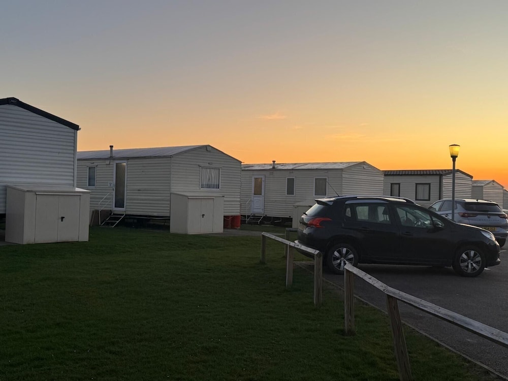 Seaside Bliss Retreat in Heart of Isle of Sheppy
