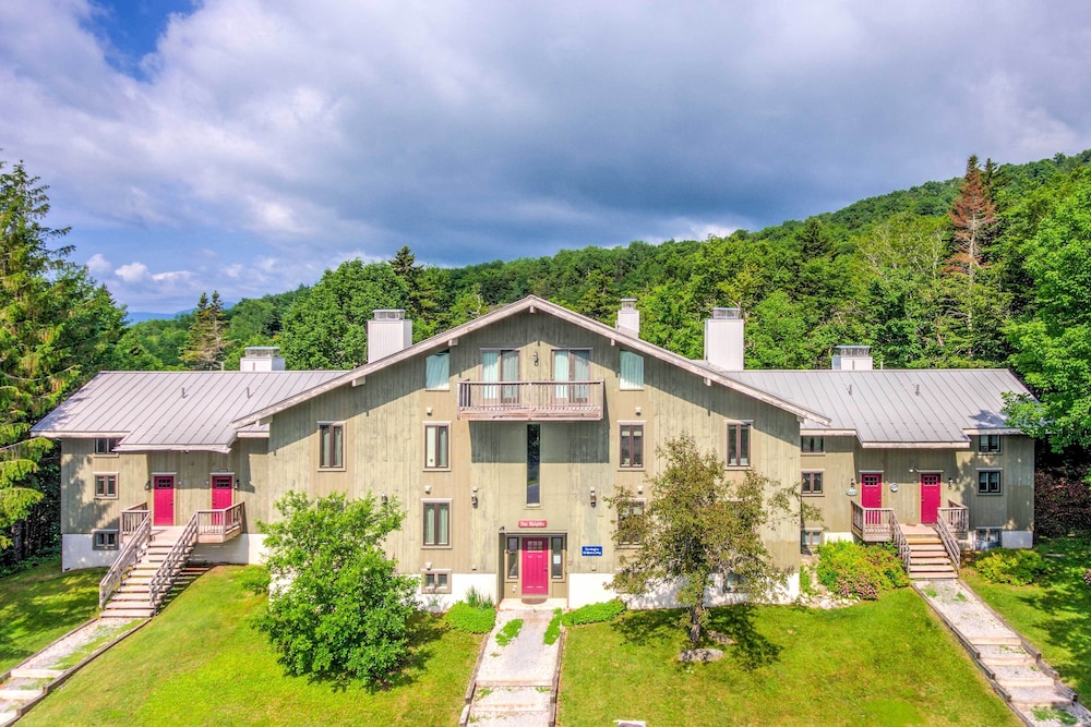 Bromley Mountain Escape w/ 2 Balconies: Hike & Ski view 5