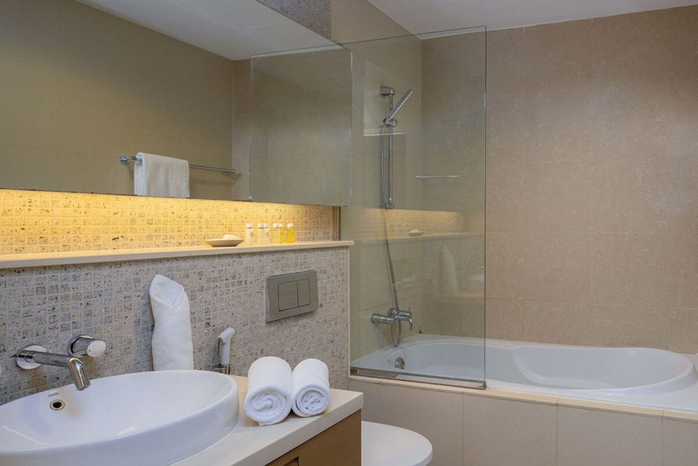 Silkhaus Burj Khalifa Proximity Pool Gym Wifi