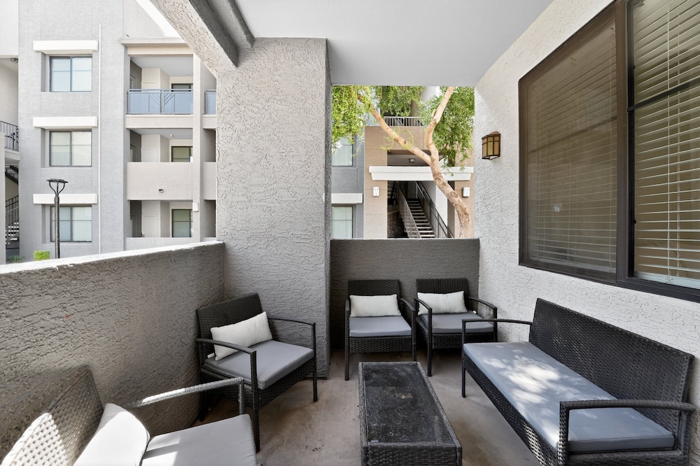 Chic 1br At Westgate Pool, Gym & Stadium Fun 1 Bedroom Apts