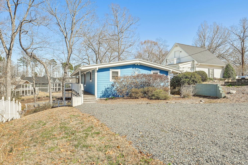 Boat Dock & Slip: Waterfront Home on Lake Tillery!