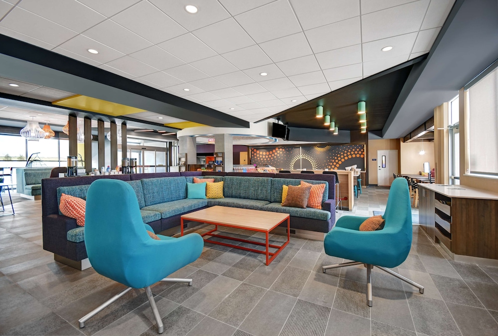 Gaylord Vacations - Tru By Hilton Gaylord, MI - Property Image 5