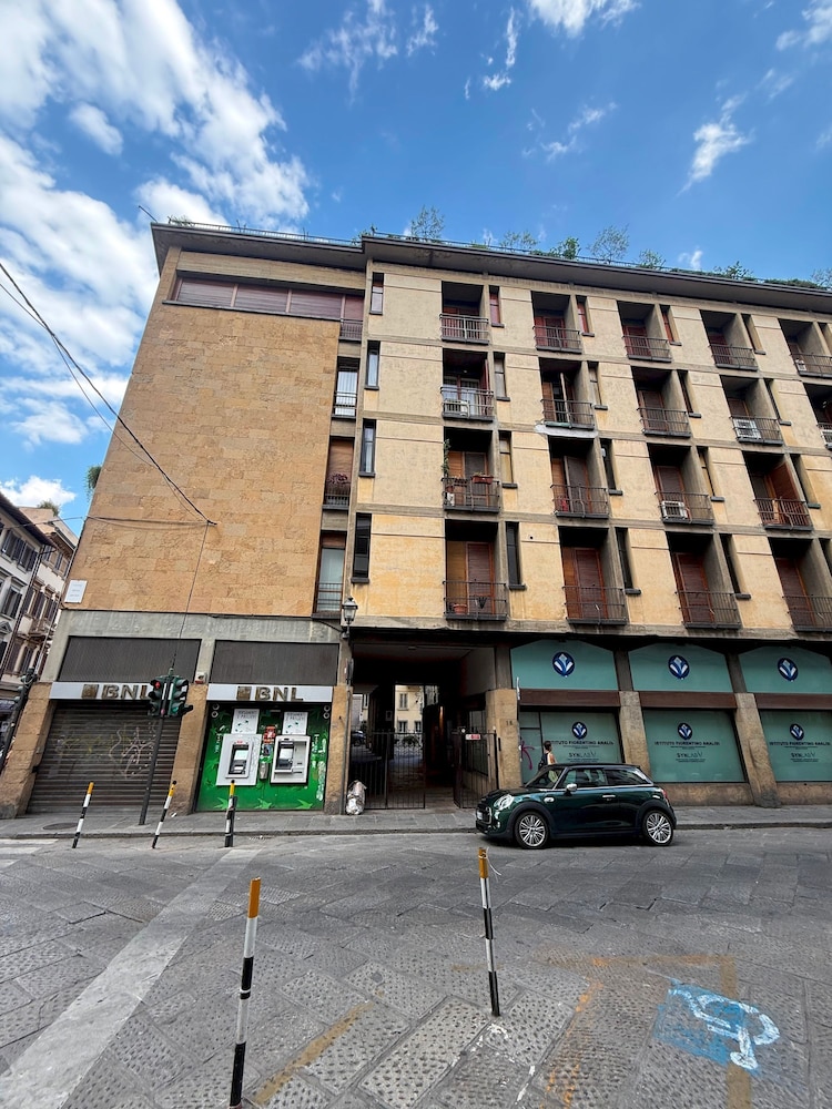 Central 3BD Apartment Near Teatro Verdi