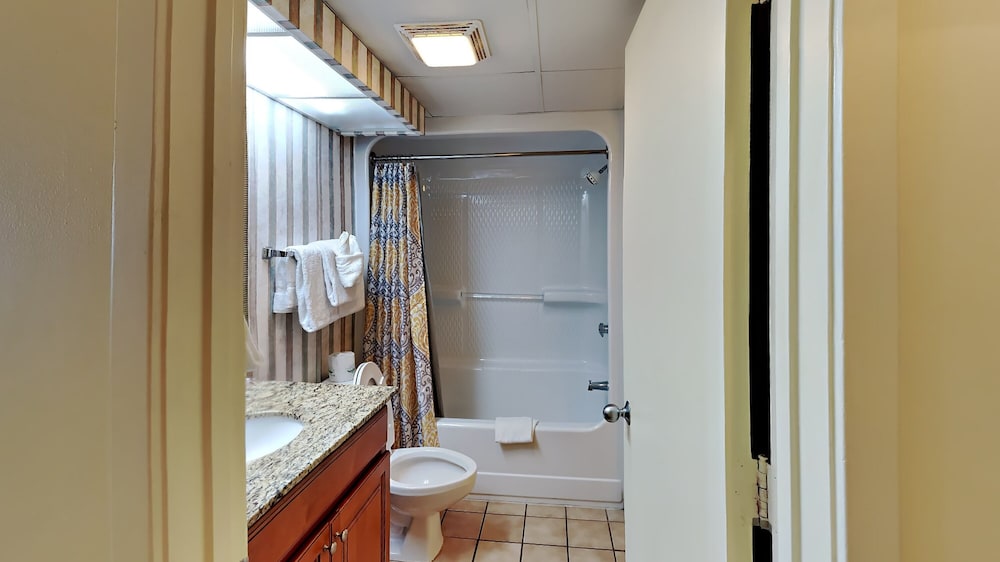 Atlantica 552 2 Bedroom Condo