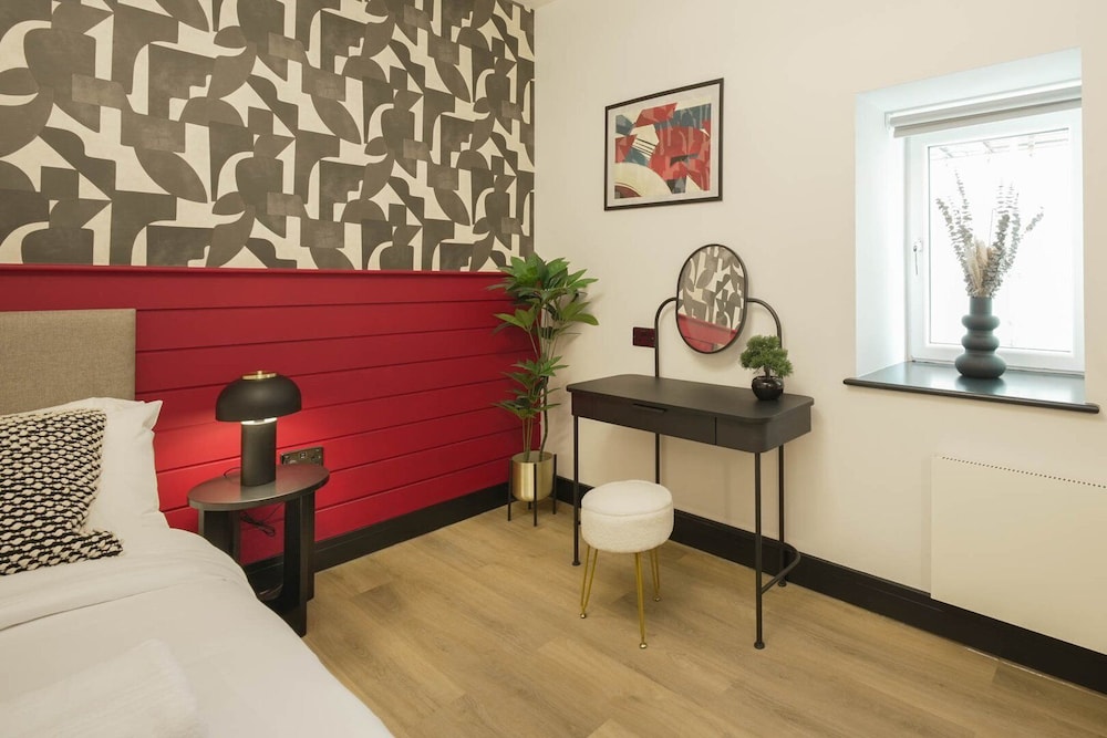 Sixty Aparthotel 2bed, Central Cardiff + Parking