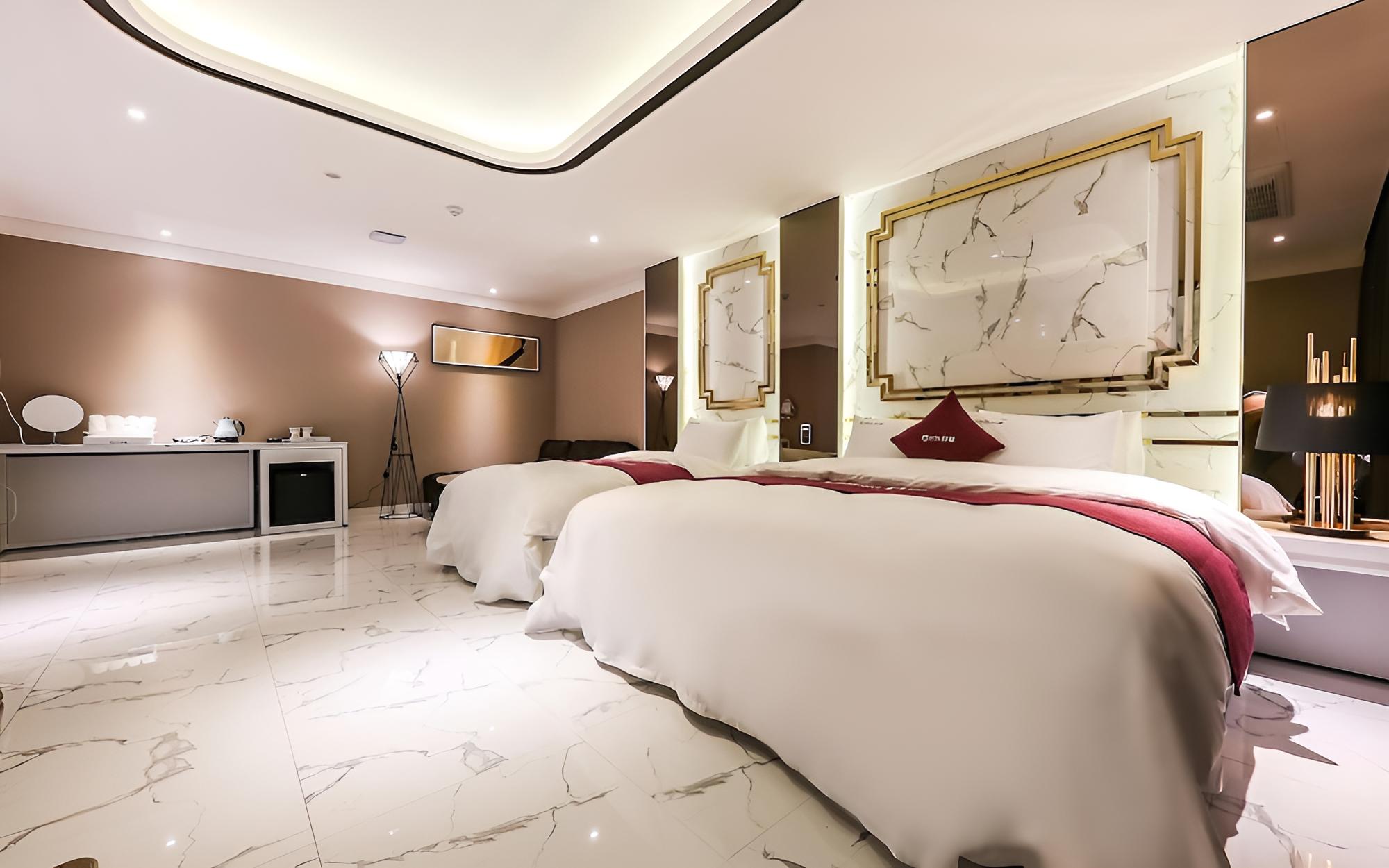 Cheongju The King Hotel view 5